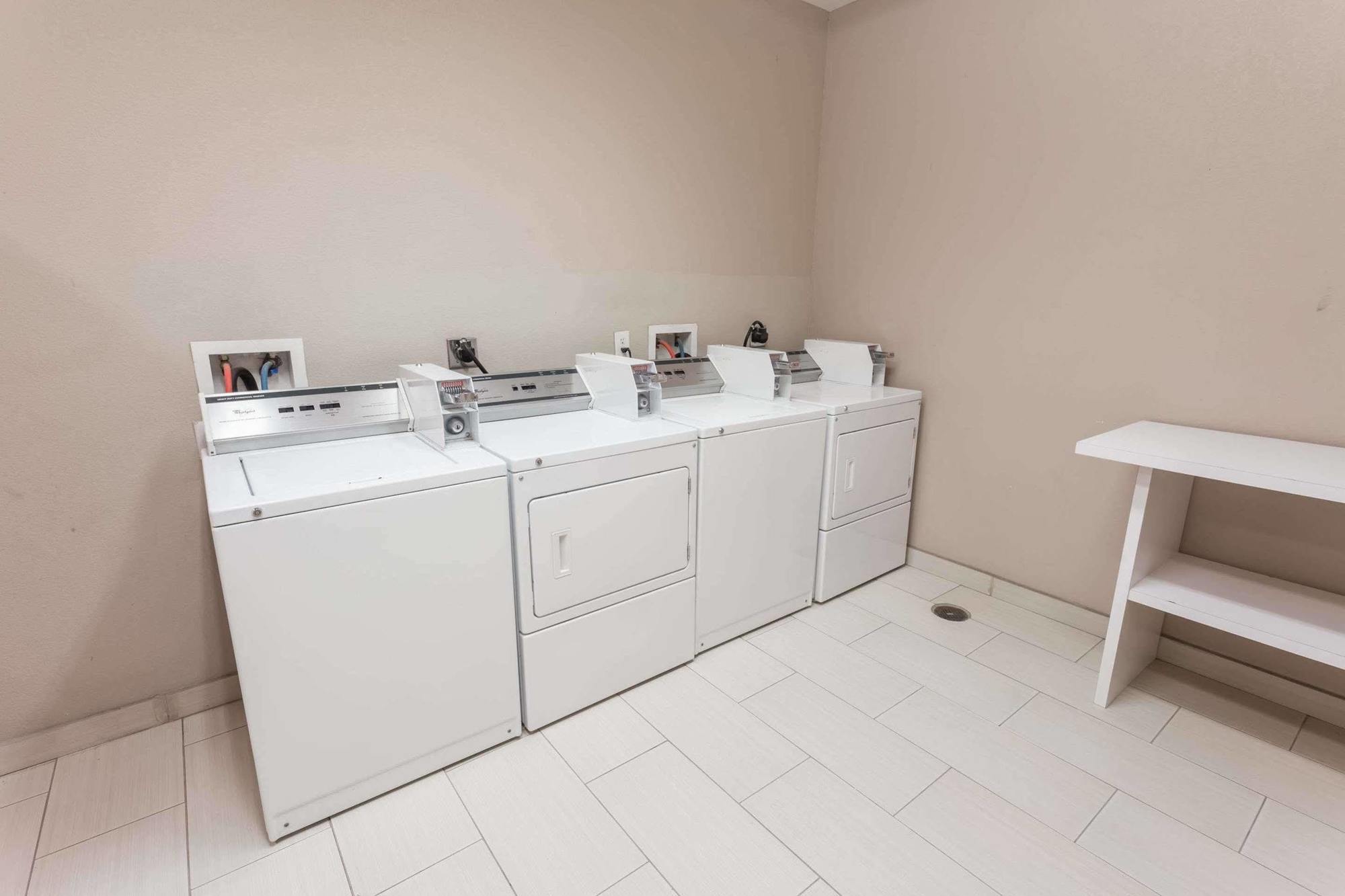 Atria Inn & Suites Three Rivers المظهر الخارجي الصورة